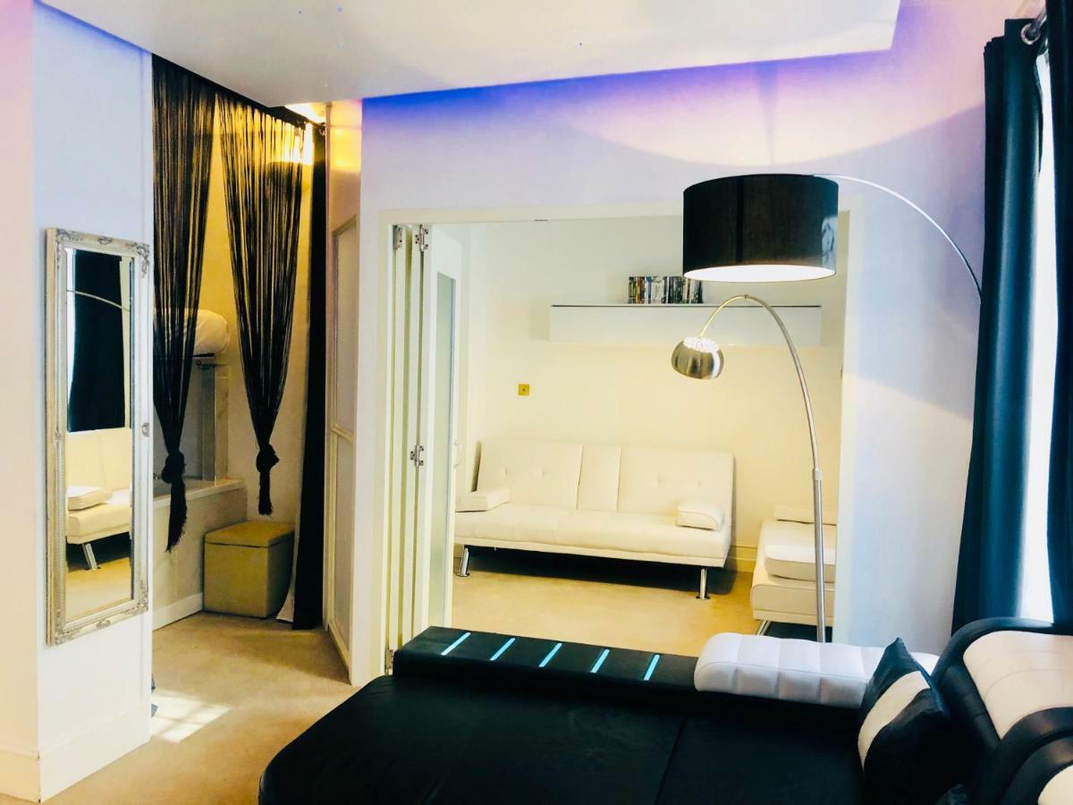 Piccadilly Circus Suites Apartment *