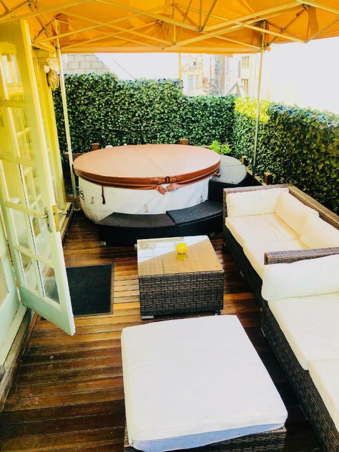 Piccadilly Circus Suites London