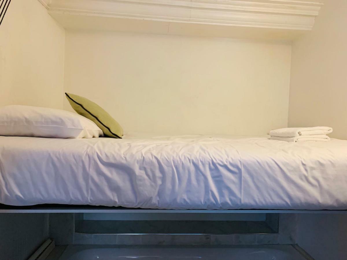 Piccadilly Circus Suites * London