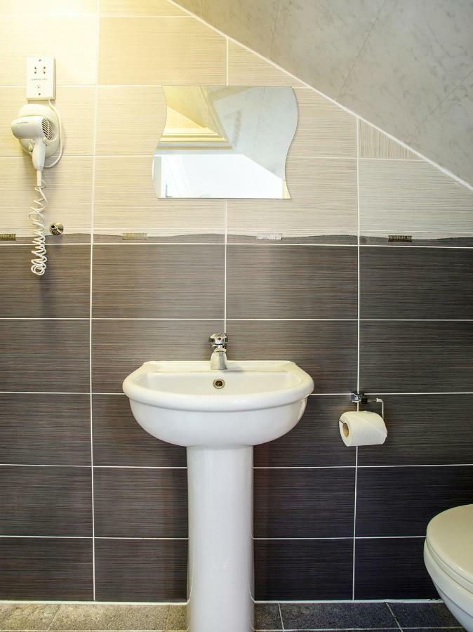 Oyo Lifestyle Golden 3*