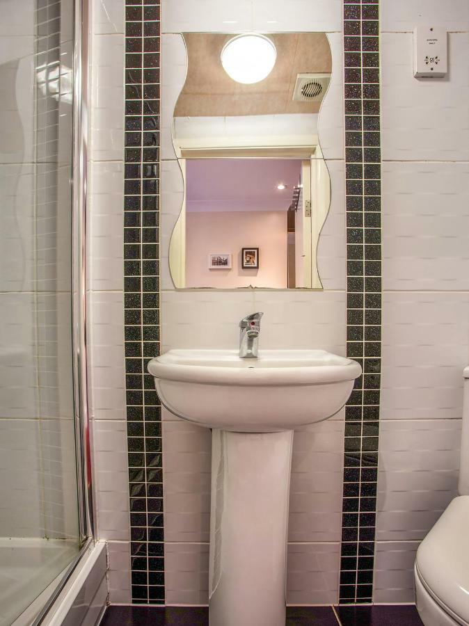 Oyo Lifestyle Golden Guest house