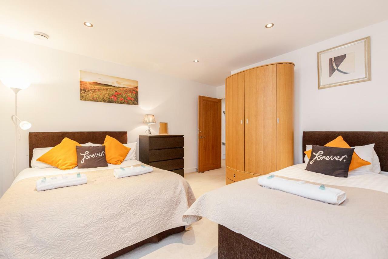 Premium Excel 3 & 2 Bedrooms Apartment London
