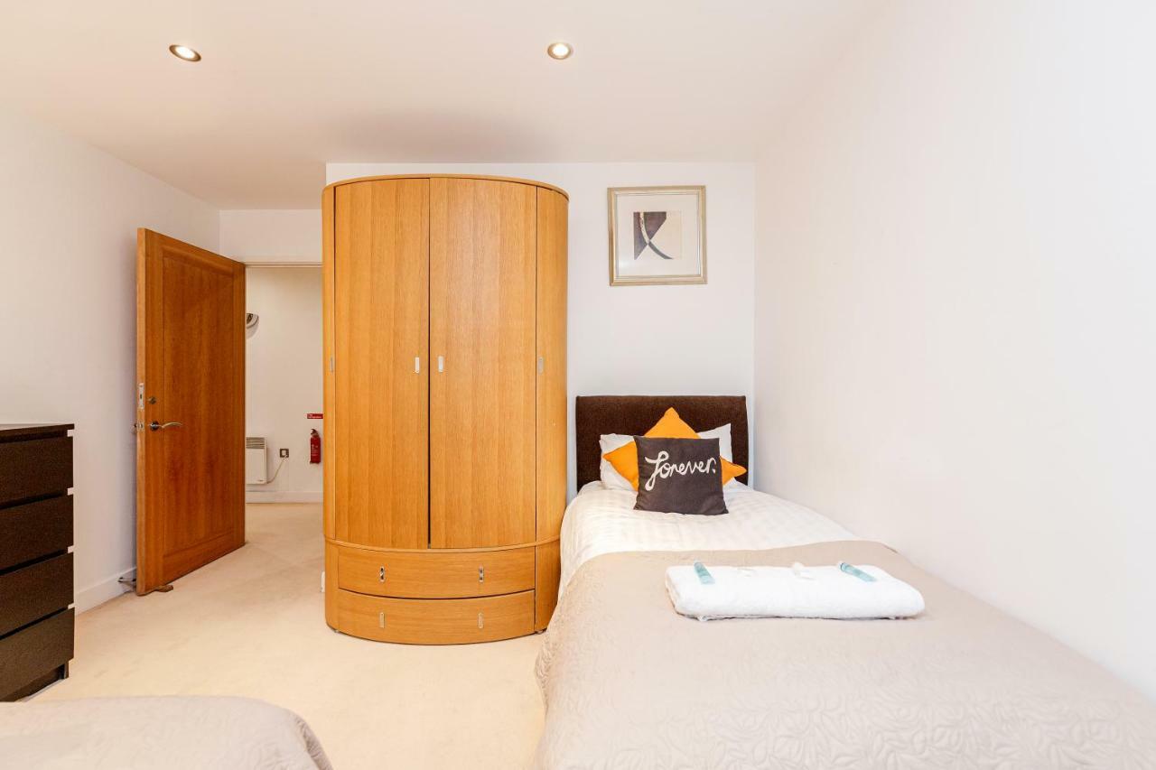 Premium Excel 3 & 2 Bedrooms Apartment London