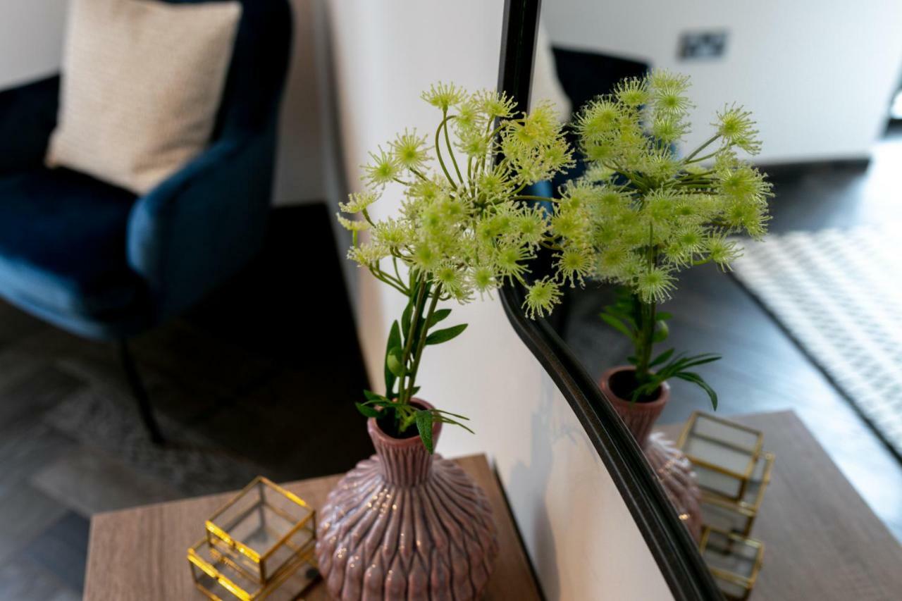 Luxury In Soho - Oxford Street Apartment