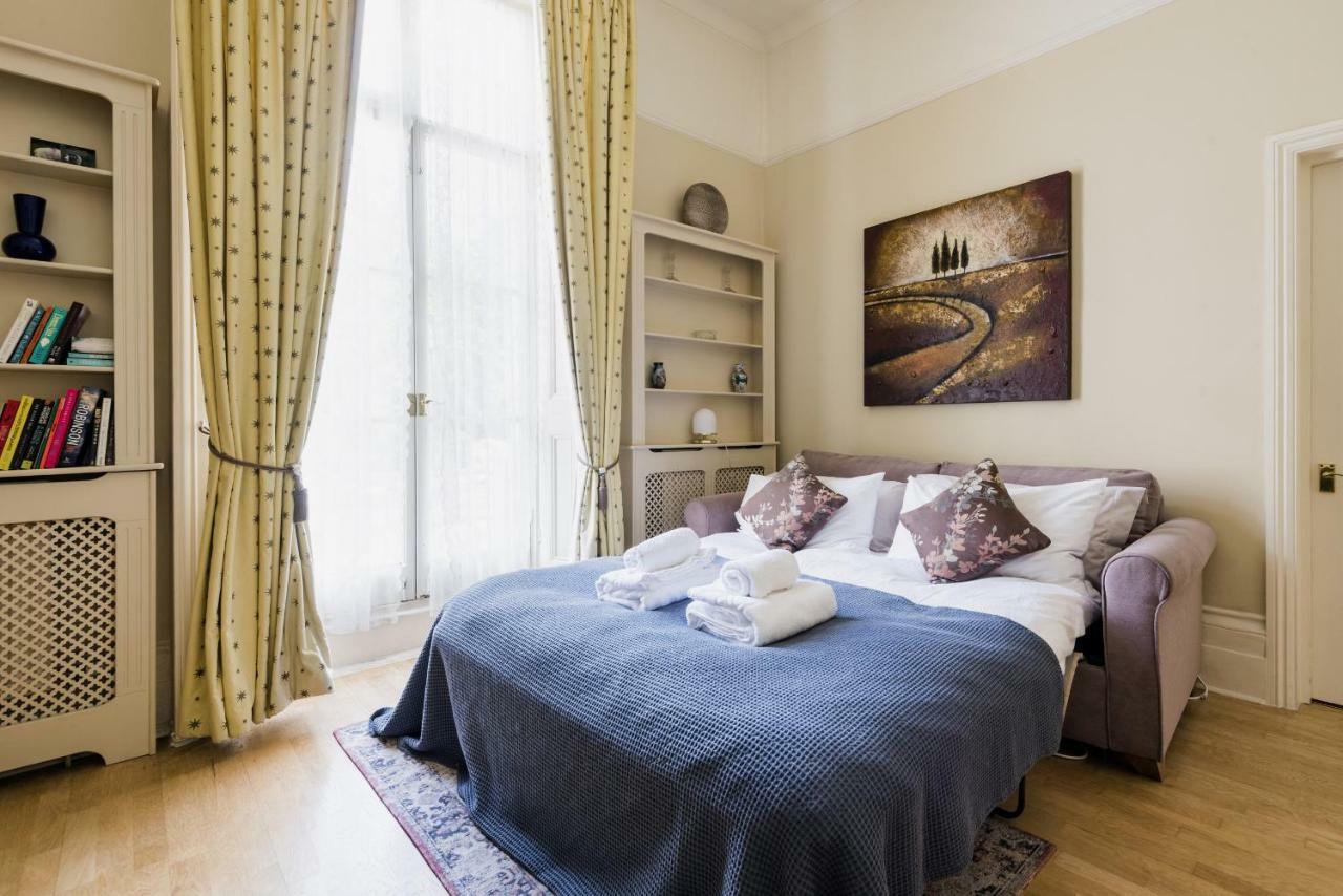 Charming Victoria Close To Buckingham Palace By Underthedoormat Apartment