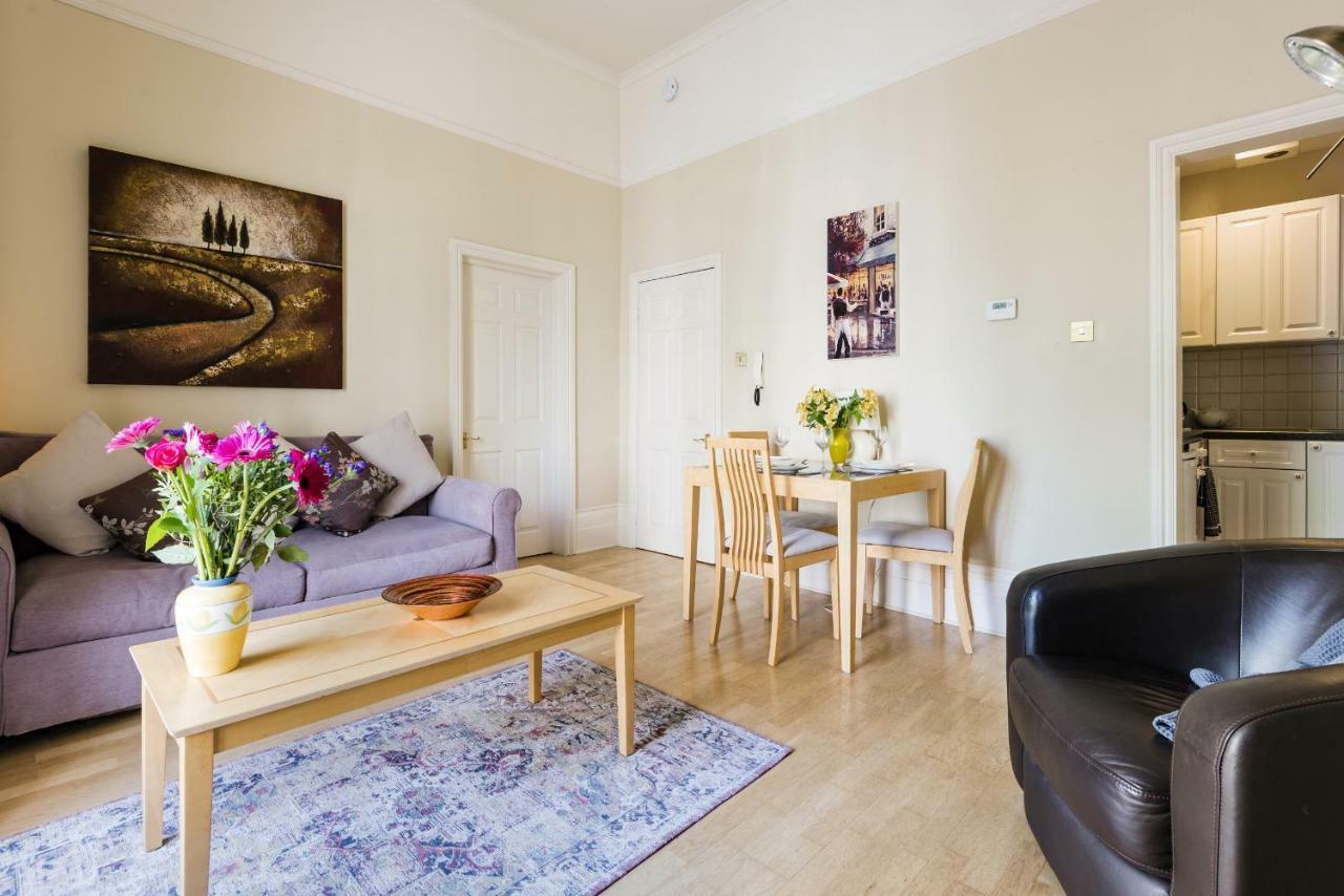 Charming Victoria Close To Buckingham Palace By Underthedoormat Apartment *