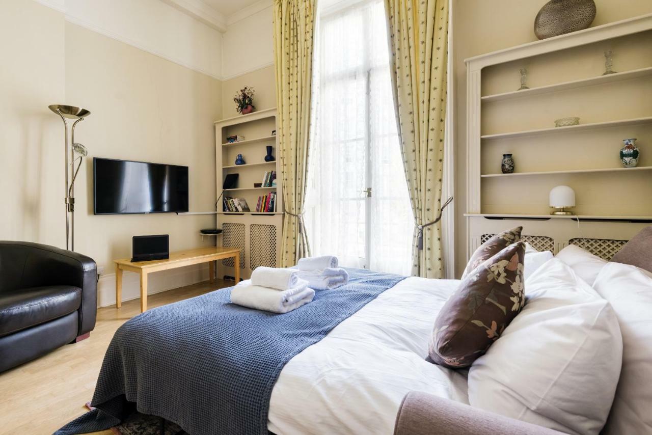 Apartment Charming Victoria Close To Buckingham Palace By Underthedoormat