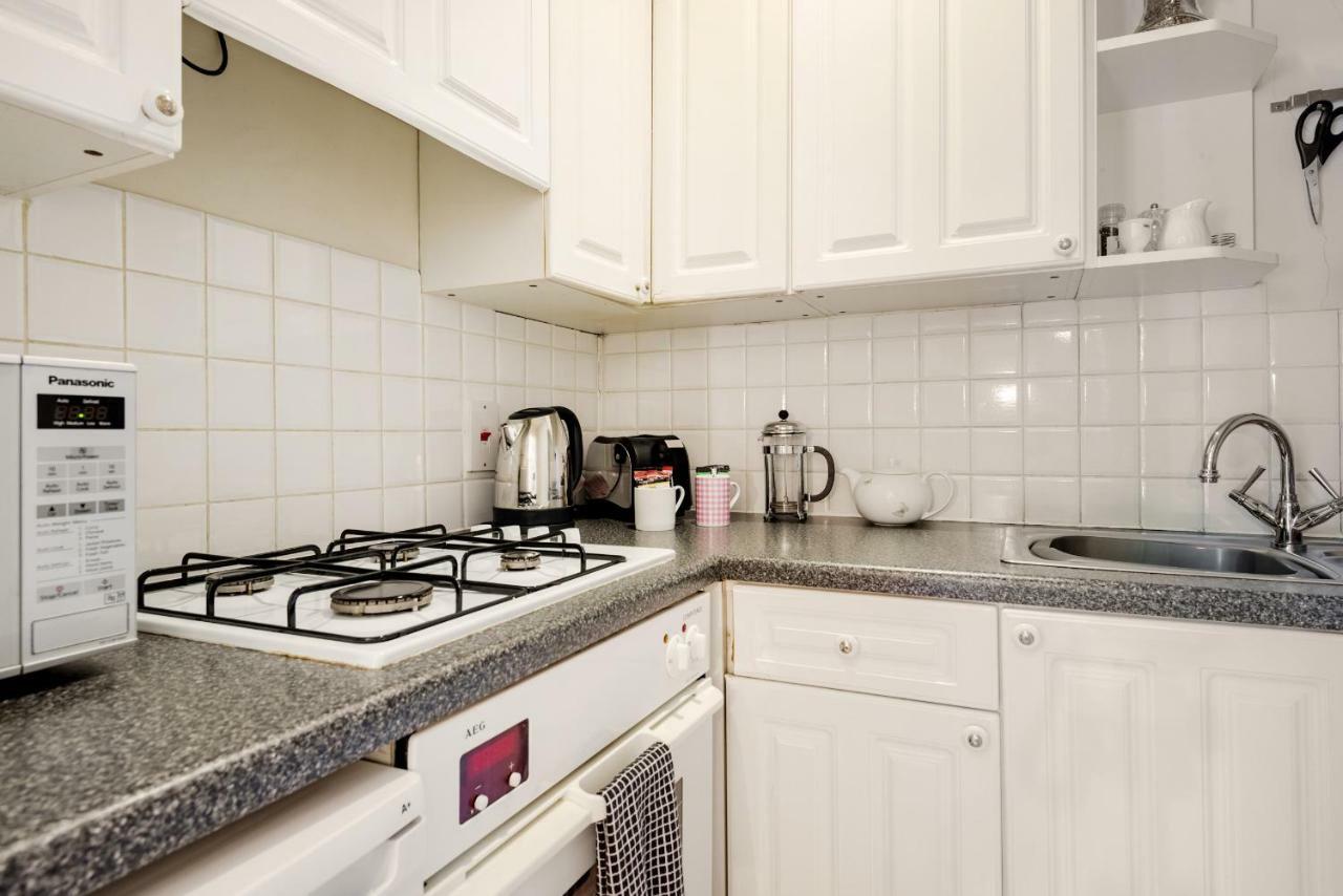 Charming Victoria Close To Buckingham Palace By Underthedoormat