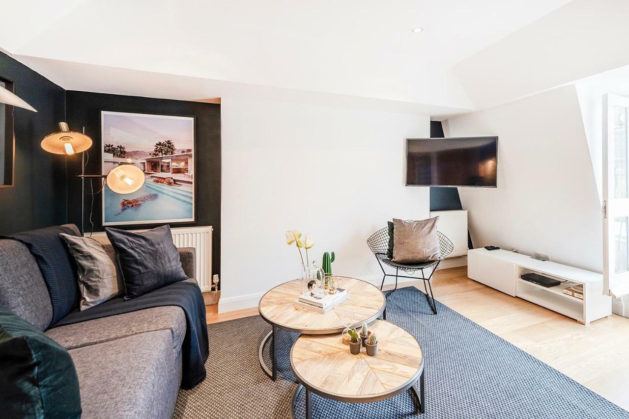 The Oxford Street Apartment