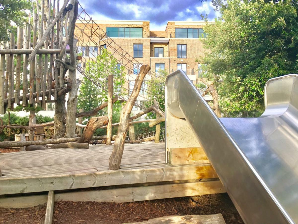 2-bedrooms Modern Next To Velodrome, Lounge, Balcony, Parking, Abba London