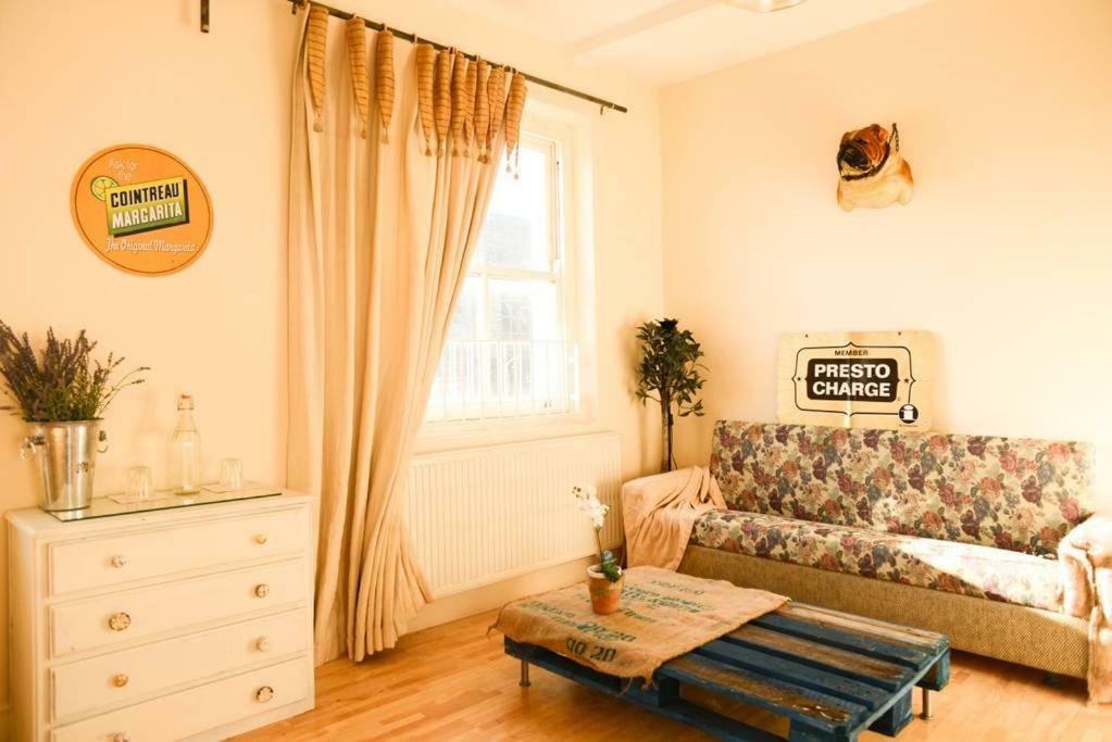 Apartment London's East End 2 Bedroom London