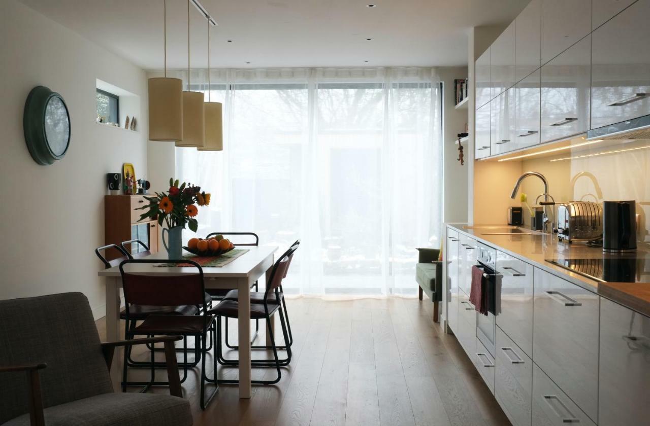Bright And Elegant 2 Bedroom Flat, Near Notting Hill London