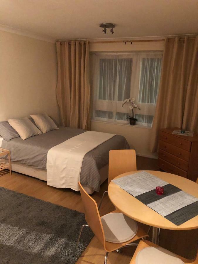 Splendid 2 Bedroom In Shepherd's Bush Apartment London