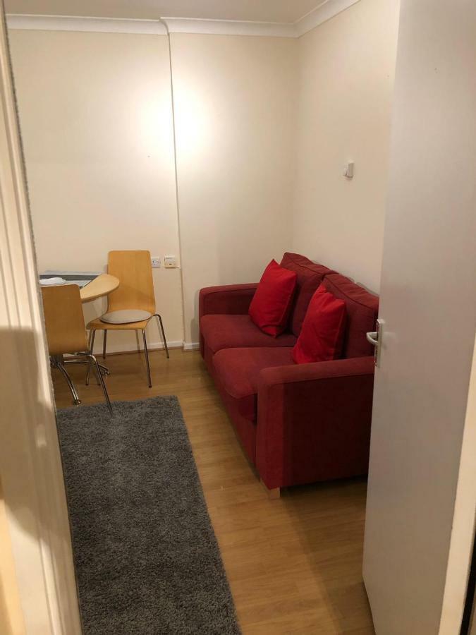 Splendid 2 Bedroom In Shepherd's Bush Apartment London