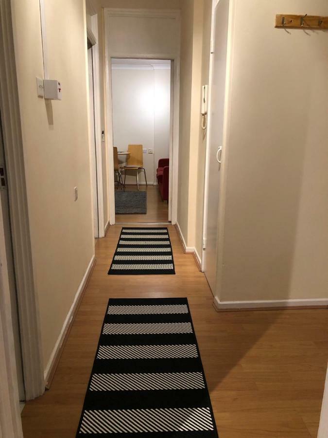 Splendid 2 Bedroom In Shepherd's Bush Apartment