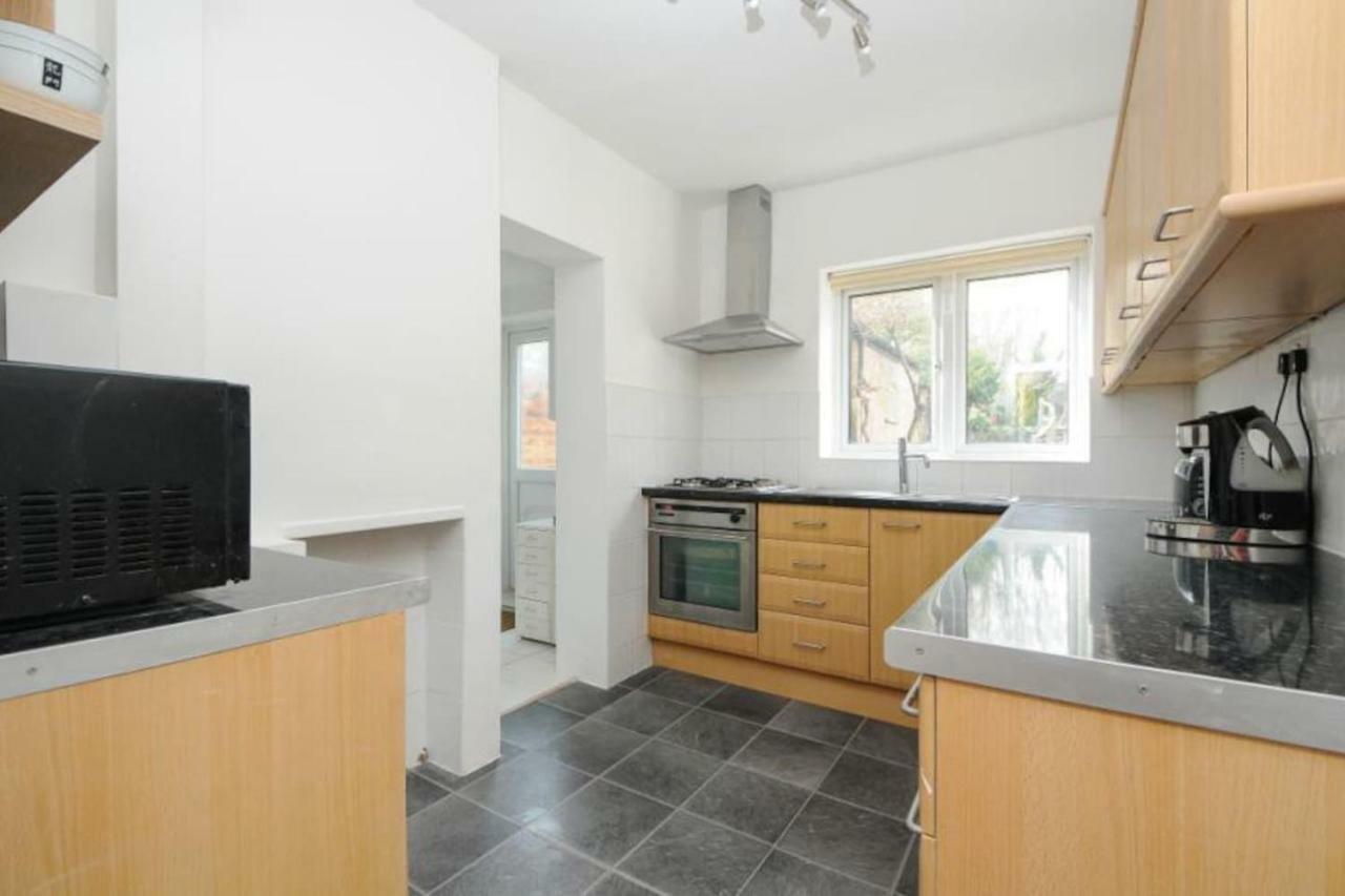 Holiday home Oak Tree London