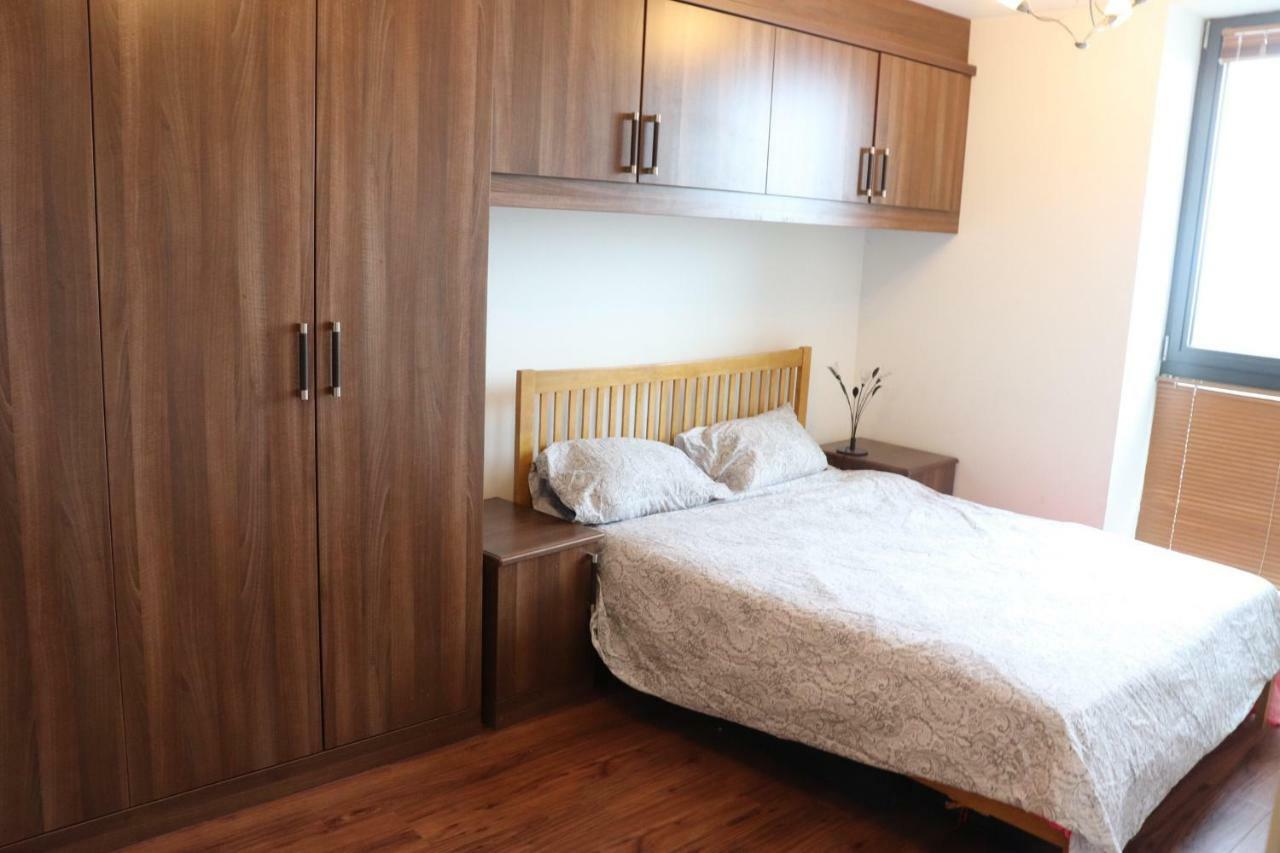 Premium Waterside Apartment *