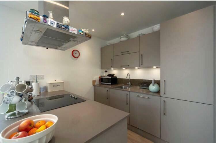 With Private Bathroom In A Modern Two Bedroom Two Bathroom Flat * London