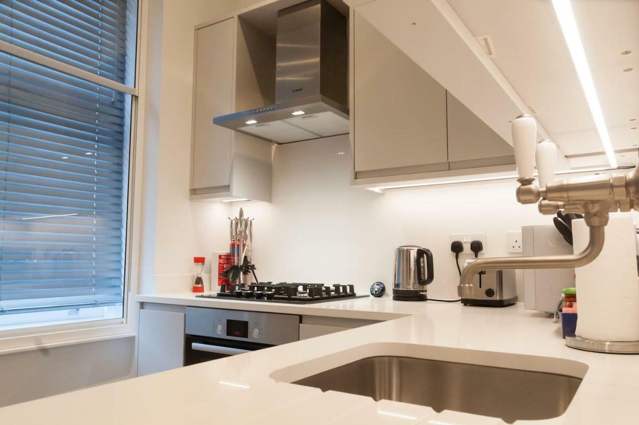 Rathbone Place Apartment London