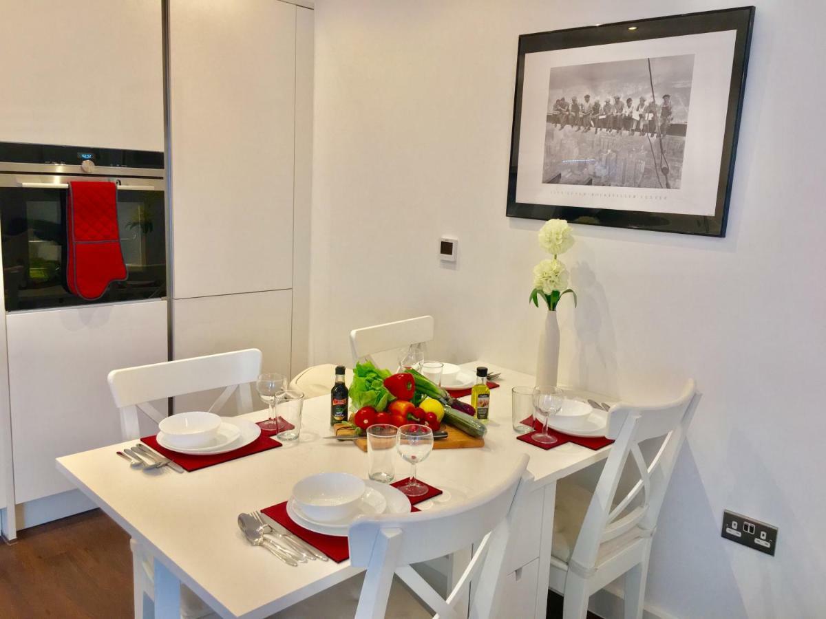2-bedrooms Modern Next To Velodrome, Lounge, Balcony, Parking, Abba London