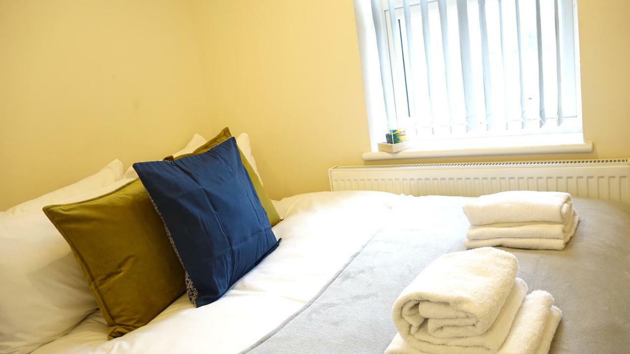 Heathrow Ensuite Rooms- Auto Check In Privatunterkunft London