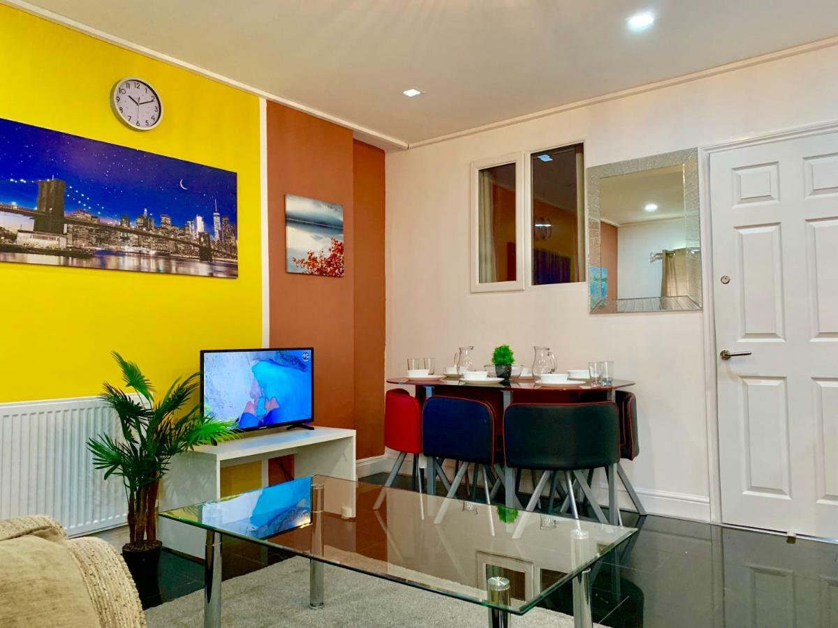 Apartment 2 Bedroom Apartment, Kitchen, Reception And Private Garden