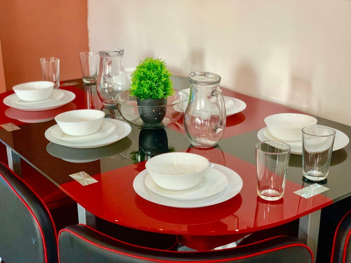 2 Bedroom Apartment, Kitchen, Reception And Private Garden Apartment