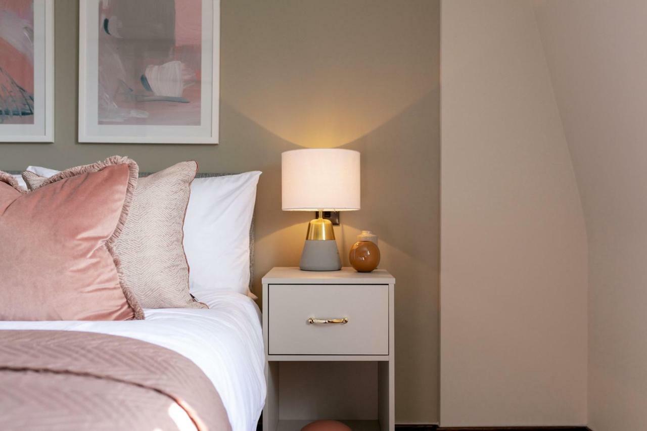 Luxury In Soho - Oxford Street Apartment London