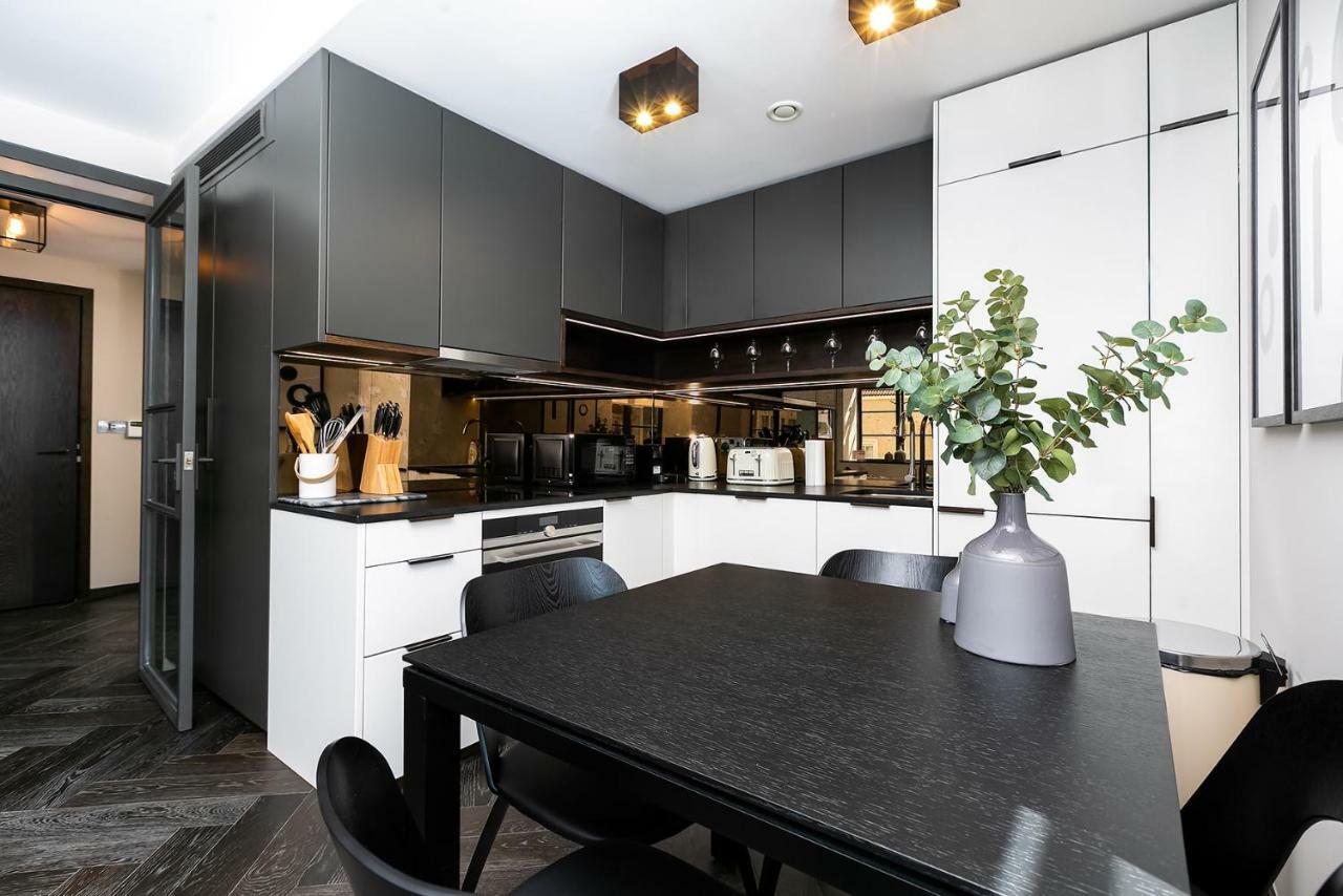 Luxury In Soho - Oxford Street London