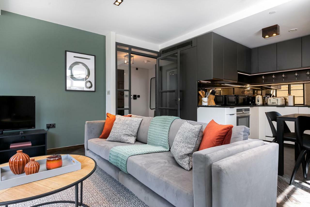 Luxury In Soho - Oxford Street London