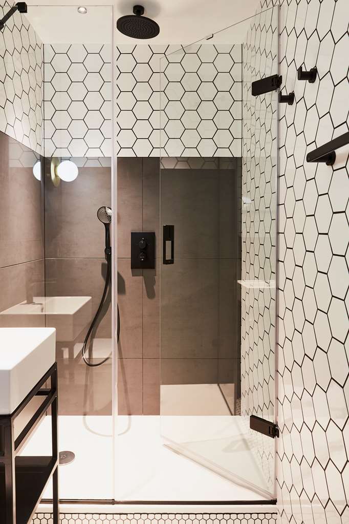 Hotel Assembly Leicester Square 3*