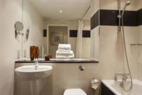 Apartment St Georges Wharf
