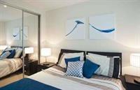 Apartment St Georges Wharf