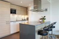 St Georges Wharf Apartment *