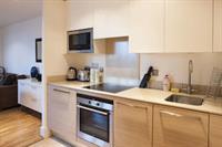 Apartment St Georges Wharf London