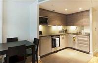 Apartment St Georges Wharf London