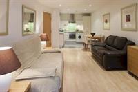 St Georges Wharf London