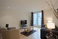Apartment St Georges Wharf London