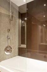 St Georges Wharf Apartment