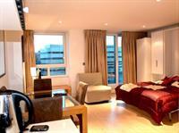 Apartment St Georges Wharf