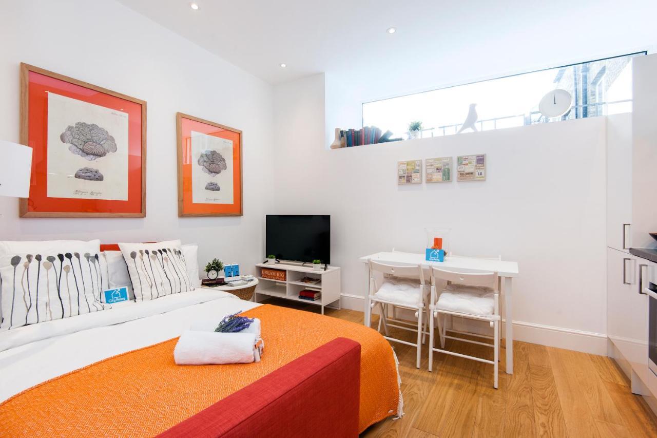 Apartment The North End Road London