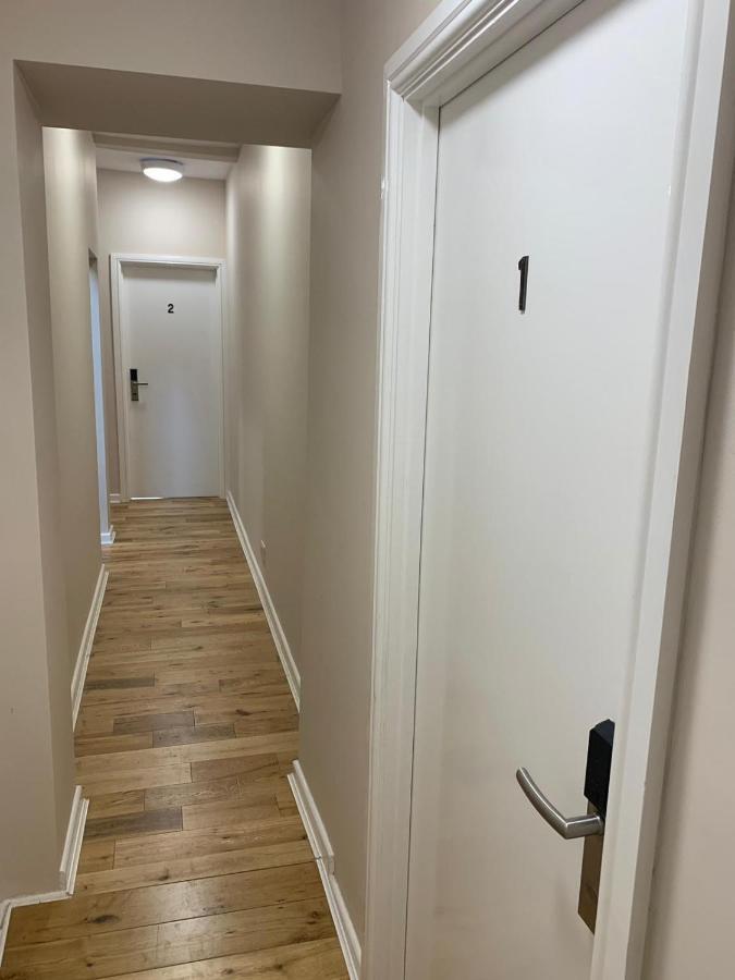 Spacious King Bed Near Denmark Hill Station * London
