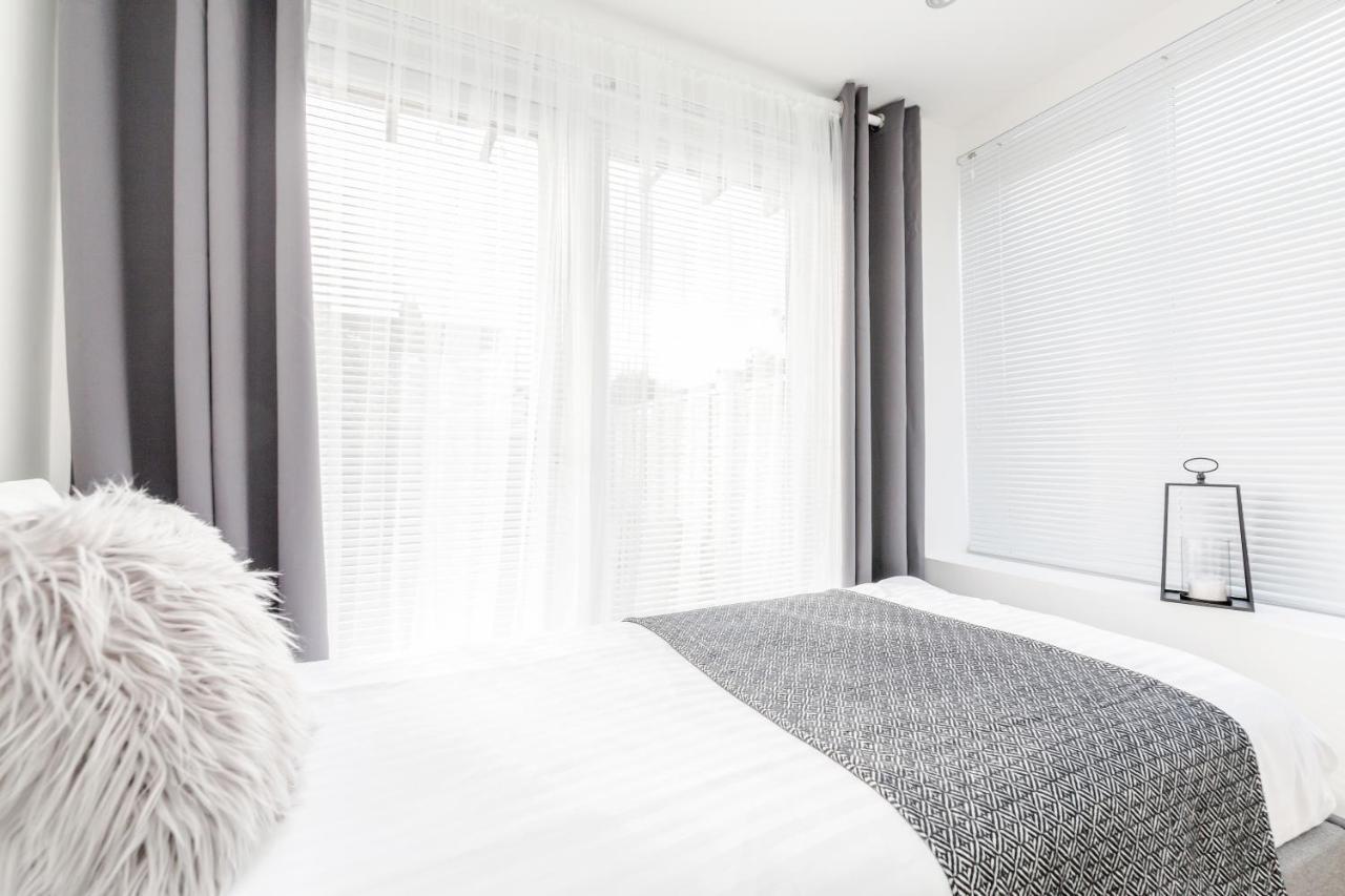 2 Bedrooms Serviced Excel Exhibition Centre, O2 Arena, Stratford Olympic City, Forest Gate, Central Apartment *