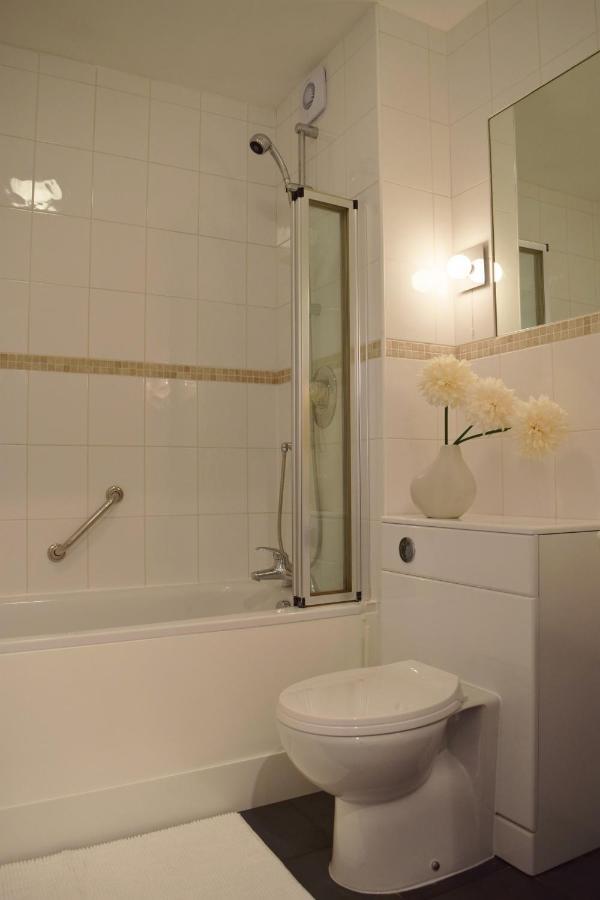 Apartment Splendid 1 Bed Flat In Stockwell, Sleeps 4 London