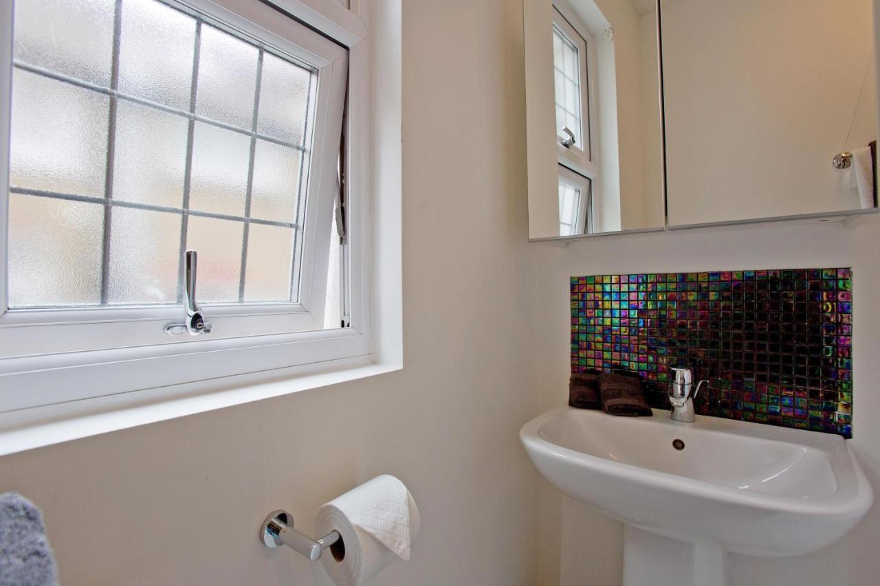 Stylist 17 Minutes To Apartment London