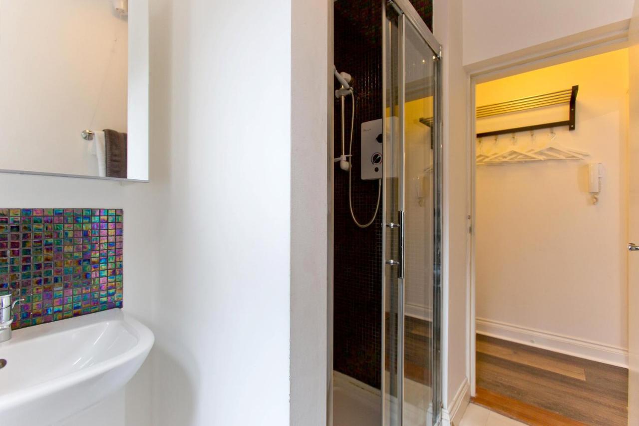 Stylist 17 Minutes To Apartment London