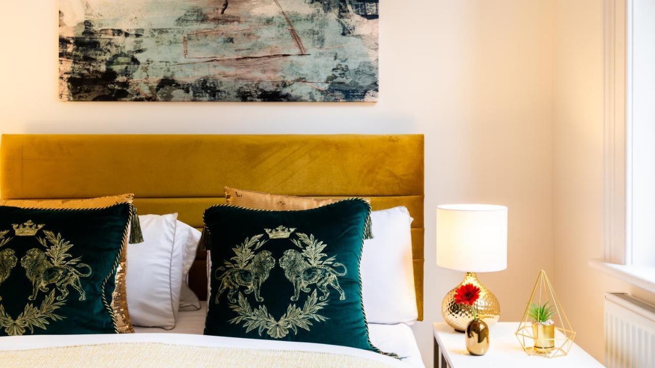 Phenomenal 5bedroom Design House For Nomads Xxl Groups Apartment London