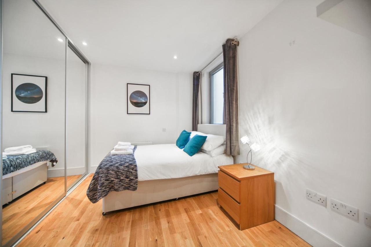 2 Bed Executive Near Camden Market Free Wifi Apartment *