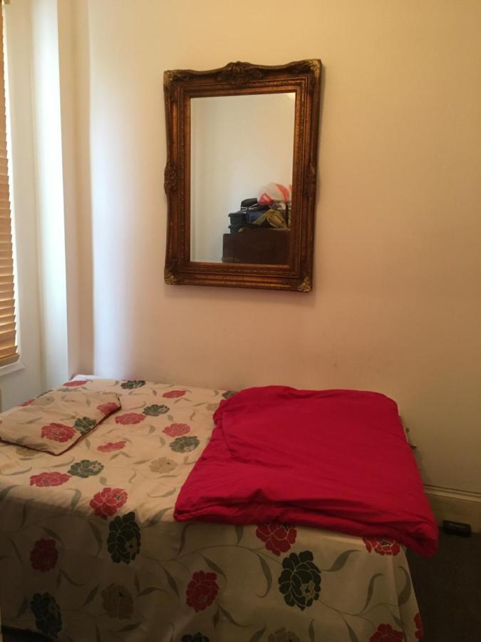Homestay Small Bed London