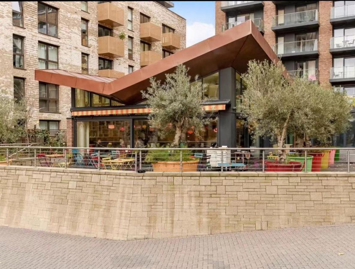 Spareroom Double Room In Surrey Quays Homestay London